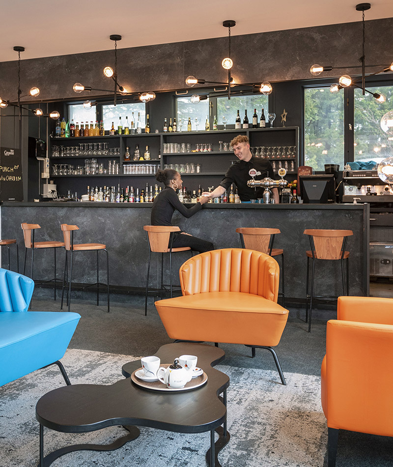 Hotel Flaine en été - Coin bar lounge