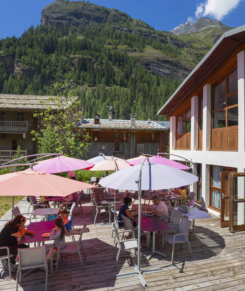 Hotel tignes en été - Coin bar lounge