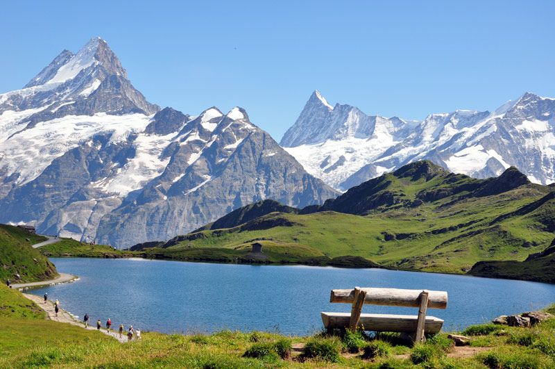 vacances montagne été près d'un lac